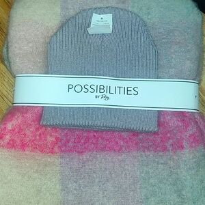 Woman's hat and scarf new never worn